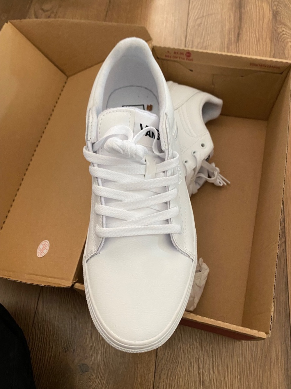 Vans - Picture 3 of 6
